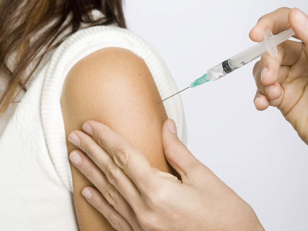 Tiêm vắc xin phòng ngừa HPV